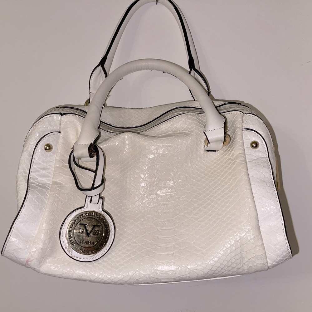 Versace 19V69 Luxurious White Satchel with Quilted Texture and Gold Accents - Picture 5 of 17